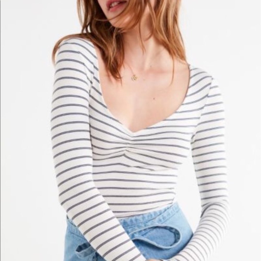 NWOT UO Kylie Plunging Long Sleeve Tee, Blue White Strip -  M